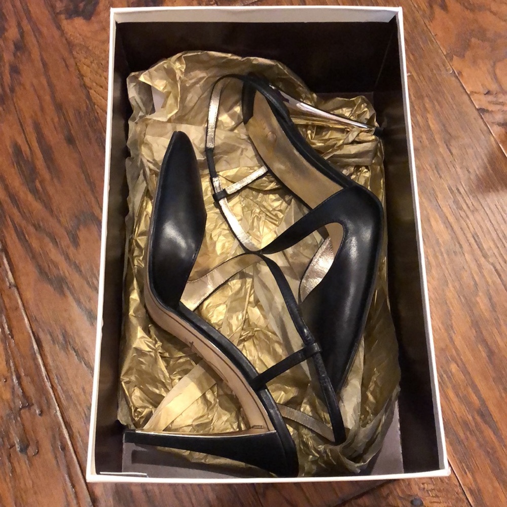 Joan & David Black Heels - Picture 5 of 6